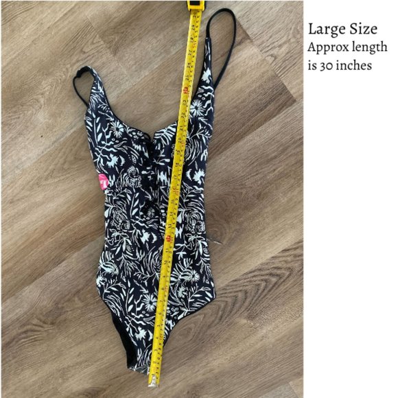 NWT Maaji Lace-Up REVERSIBLE One Piece - Picture 9 of 12